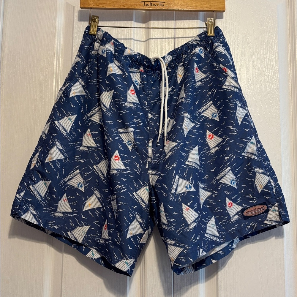 VINEYARD VINES Mens 20’ Scene Chappy Trunks Swim Shorts Blue - Picture 2 of 2